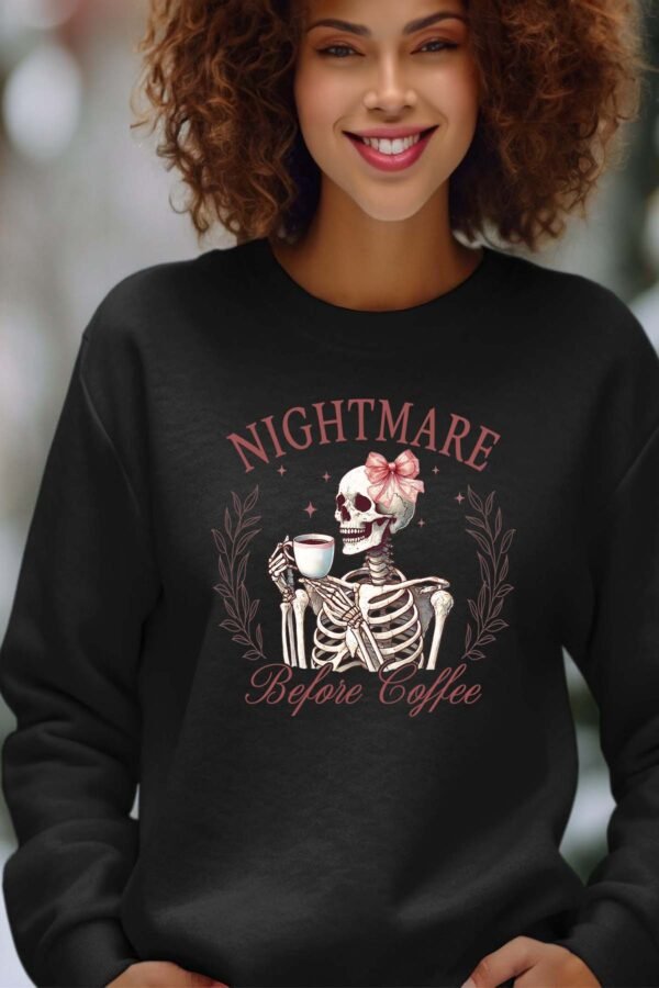 Sweat Col Rond Femme en Gros | Nightmare Before Coffee