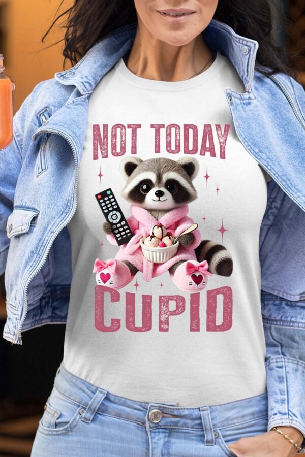 Not Today Raccoon - Tshirt Femme