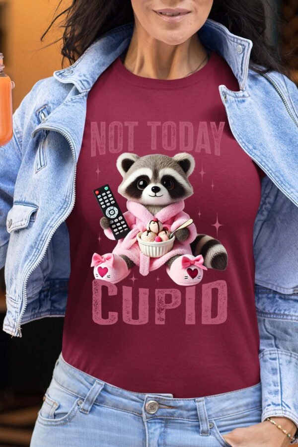 Not Today Raccoon - Tshirt Femme