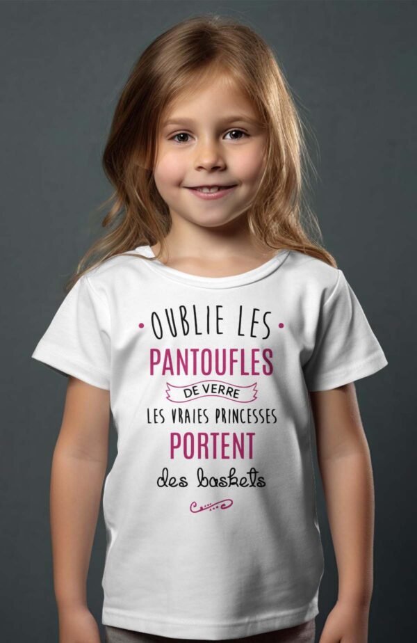 T-shirt Col Rond Fille - Les vraies princesses portent des baskets