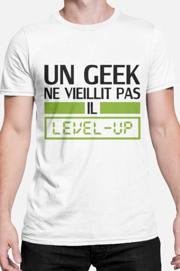 Un geek ne vieillit pas - Tshirt Homme