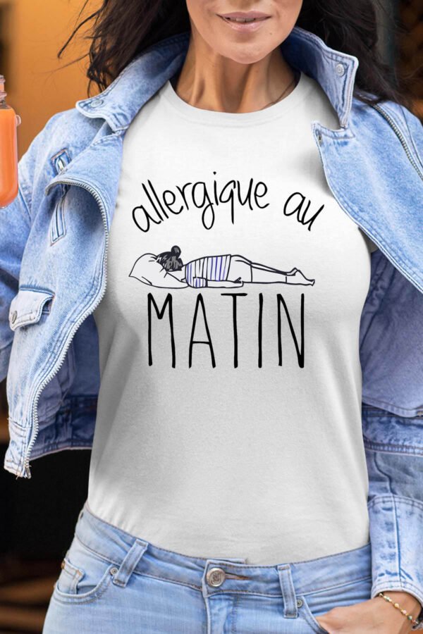 Allergique au matin - Tshirt Femme
