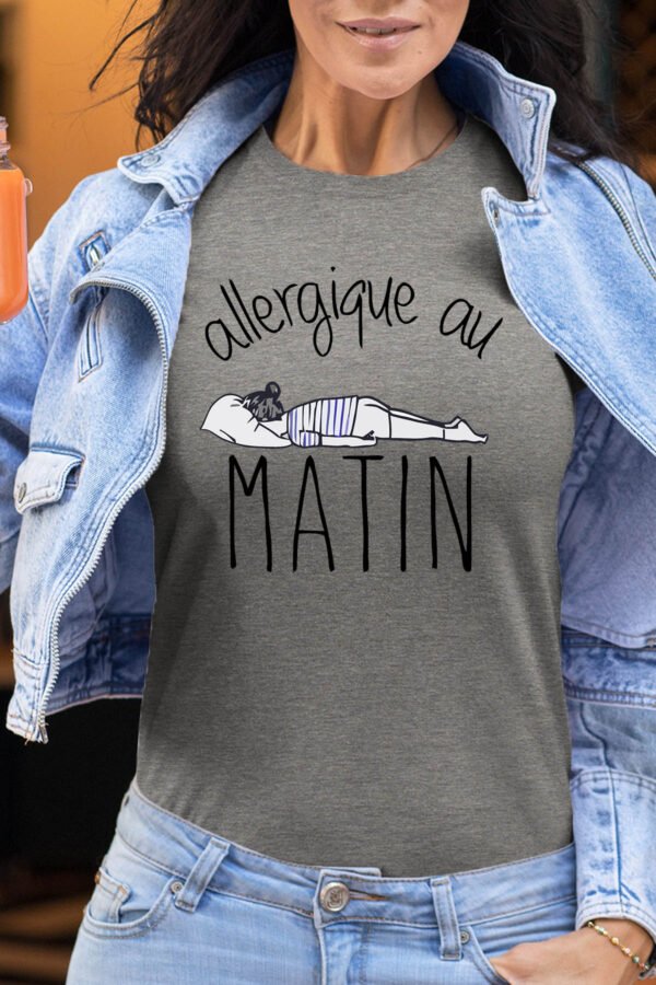 Allergique au matin - Tshirt Femme