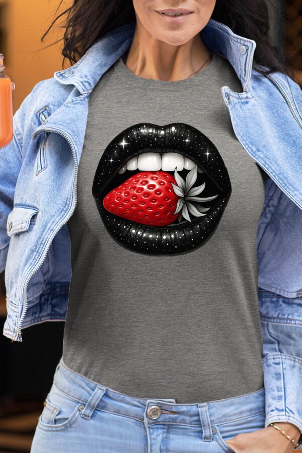 Strawberry mouth - Tshirt Femme