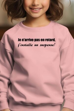 Retard Suspense – Sweat Col Rond Fille – Rose