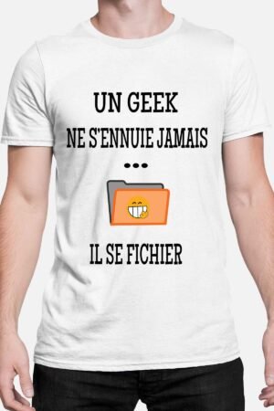 un geek ne s’ennui jamais … – Tshirt Homme – Blanc